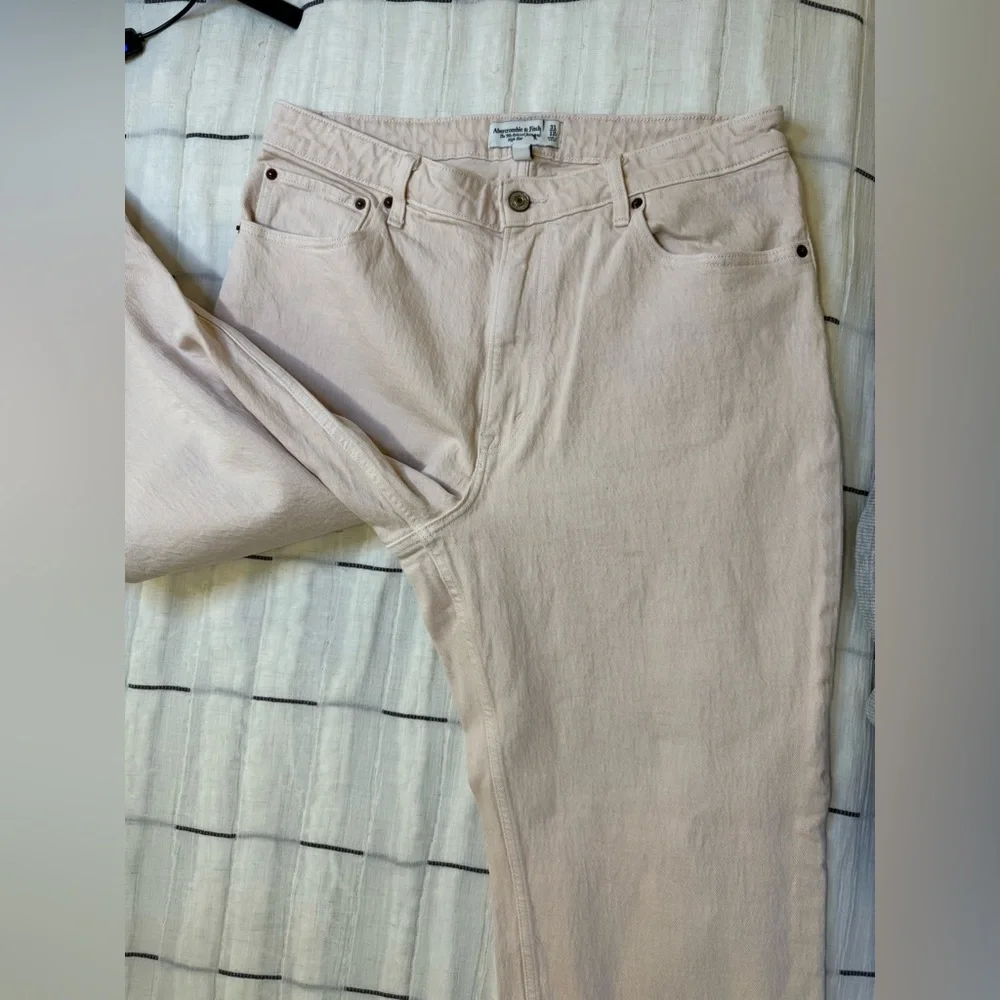 💖 Abercrombie & Fitch Light Pink High Rise Straight Jeans 31 (12) Short 👖